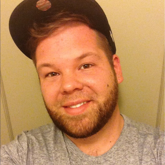 Meet your Posher, Alex - Picture 2 of 3